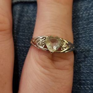 10k white gold aquamarine heart ring